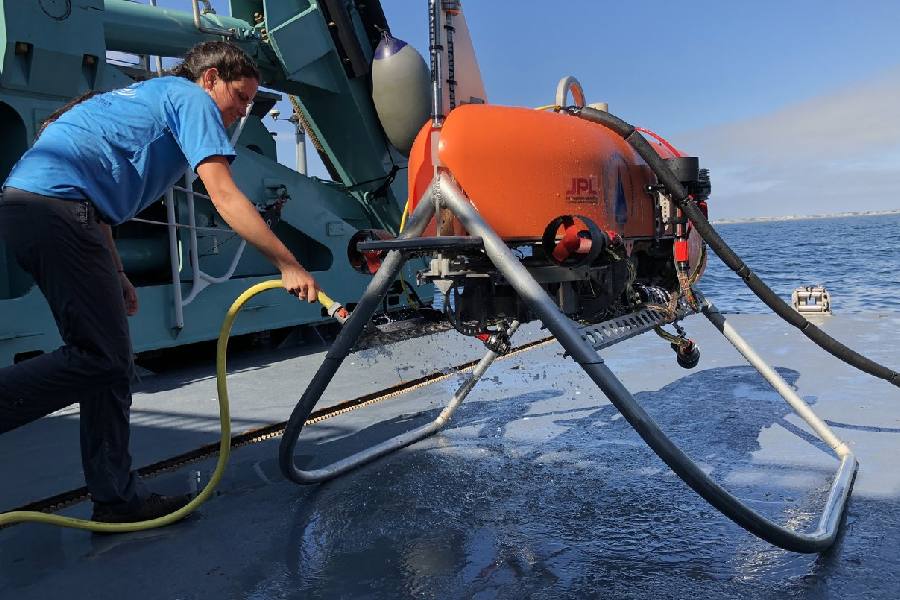 New robotic navigation system to explore deep ocean