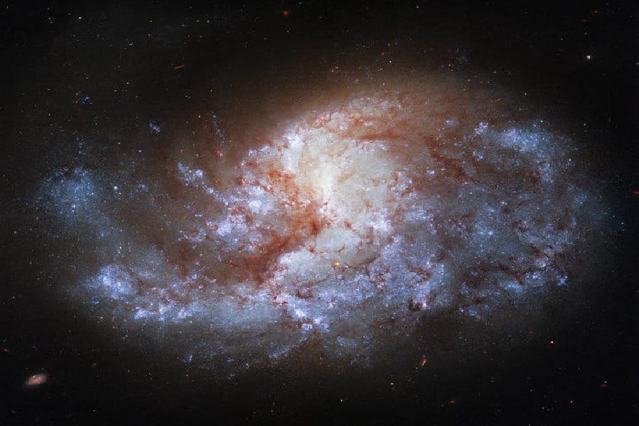 Hubble snaps mesmerizing galaxy 68 million light-years away