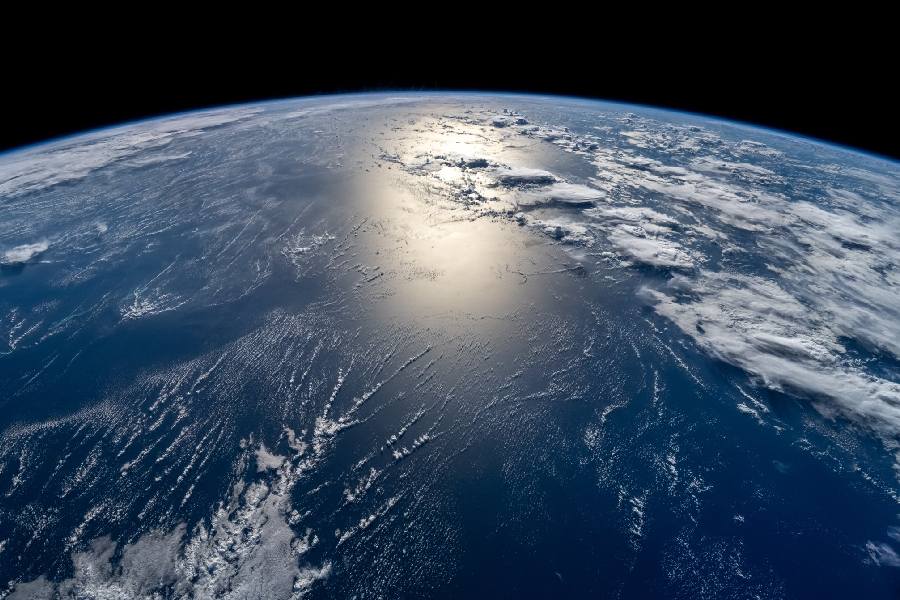 SpaceX crew captures mesmerizing images of Earth