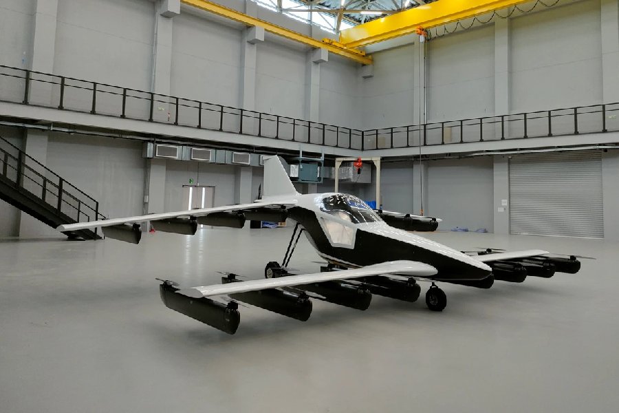 This 32-rotor one-seater eVTOL can be built at home